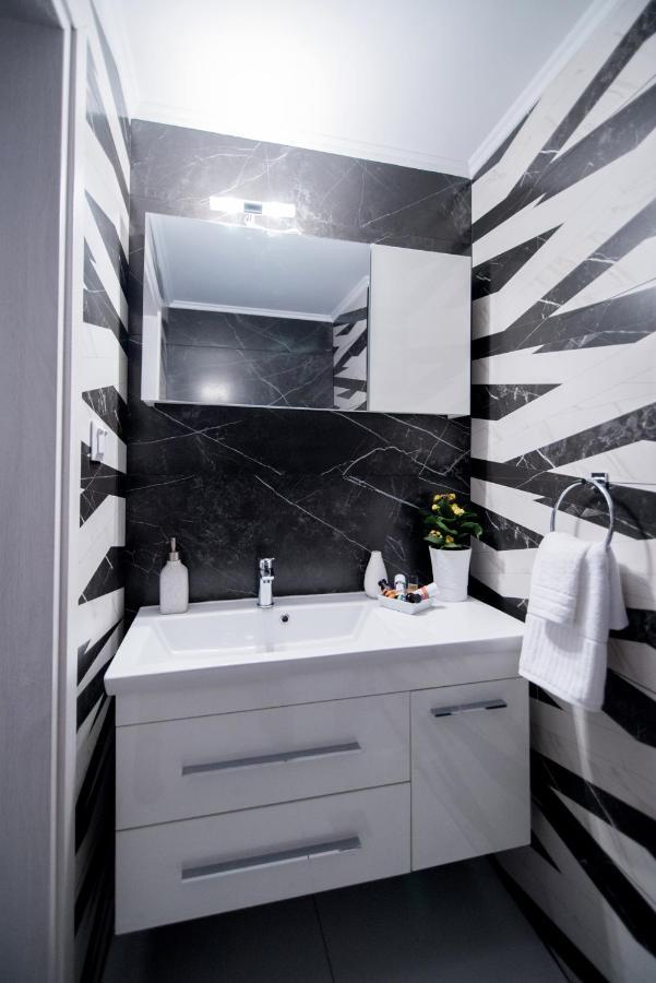 Majestic Penthouse In The Heart Of Patra Apartment Luaran gambar
