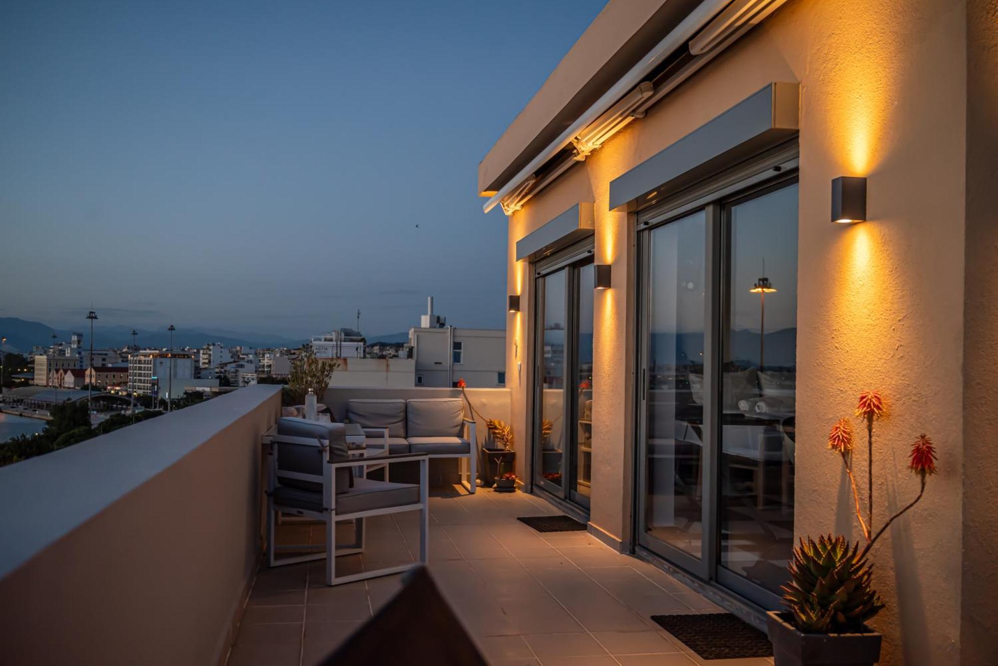 Majestic Penthouse In The Heart Of Patra Apartment Luaran gambar
